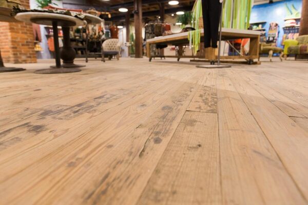 HEART PINE DIRTY TOP- Solid Flooring