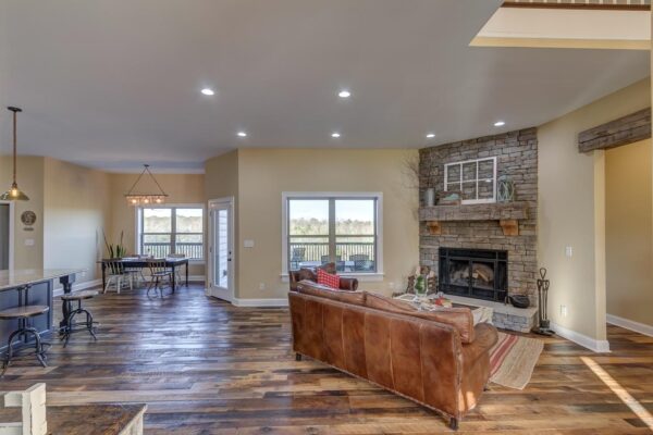 BARNWOOD OAK SKIP-PLANED - Solid Flooring