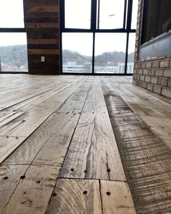 INDUSTRIAL OAK SOLID FLOORING