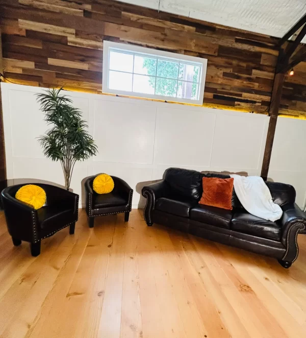 douglas fir vertical grain flooring with a tree, sofas and a lamp