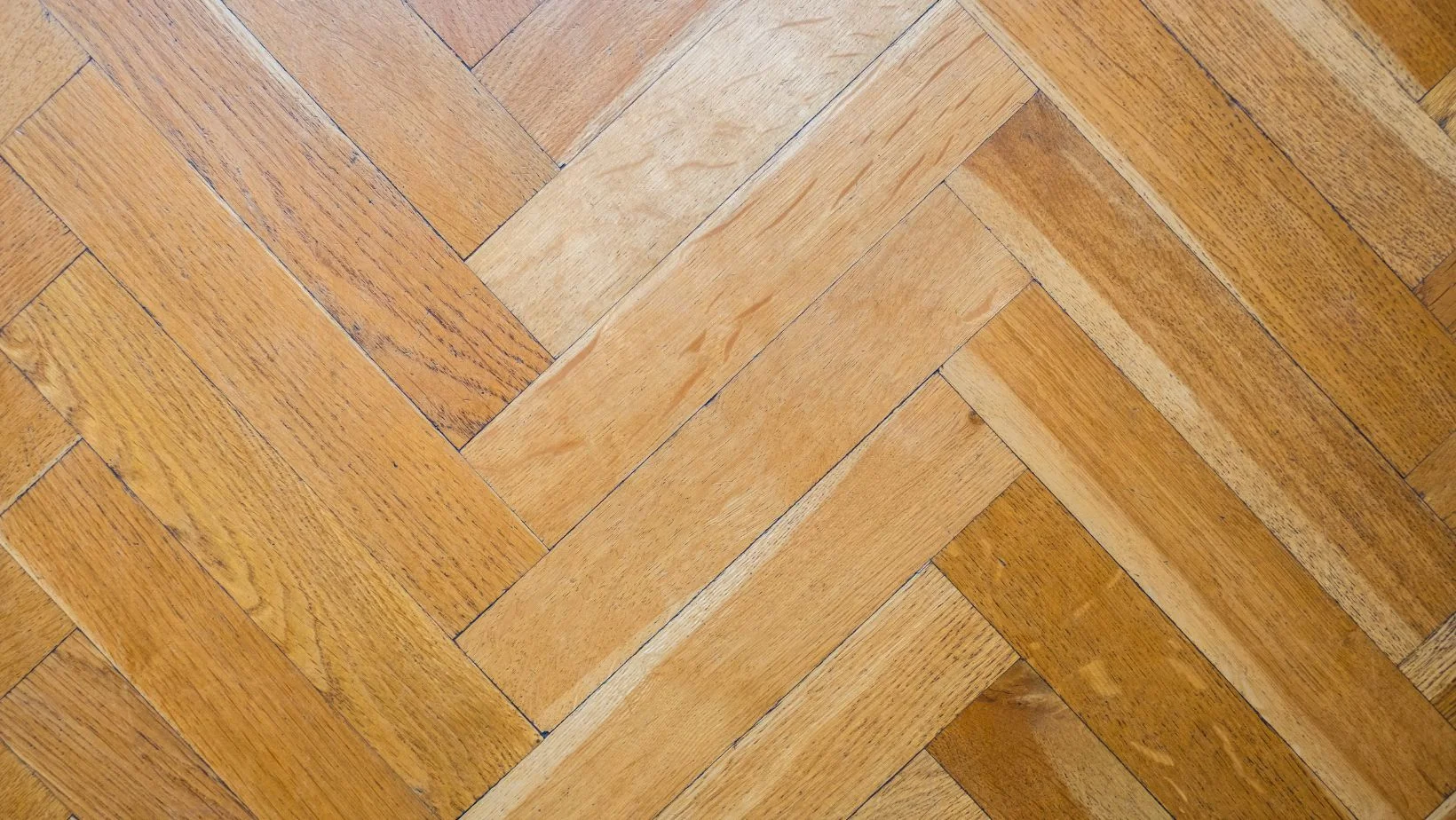 herringbone hardwood flooring